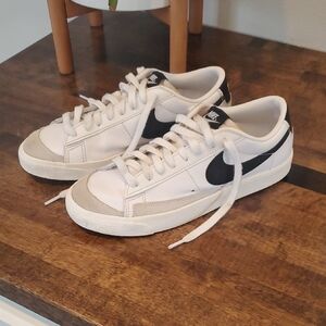 Nike Low Blazer Sneakers